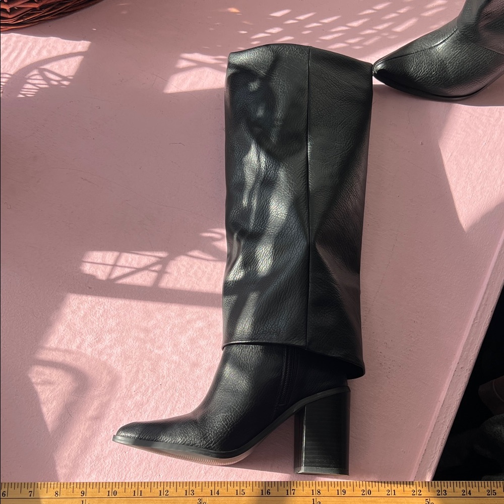 Women's Black Knee-High Leather Boots size 4 fold over boot - Picture 2 of 6